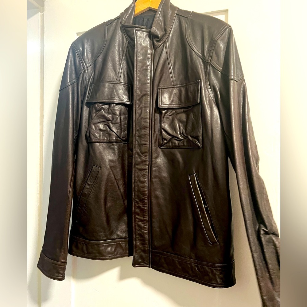 Gorgeous Vince Leather Jacket! Mens 46R Dark Brown. Hardly ever worn ❄️